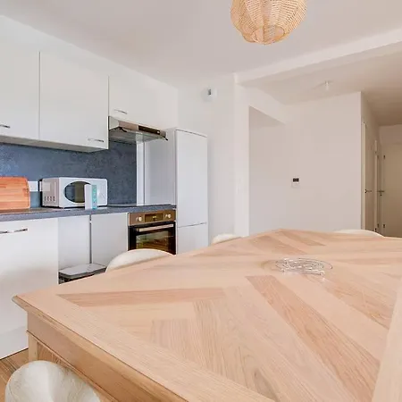 Tres Belle Standing Apartman